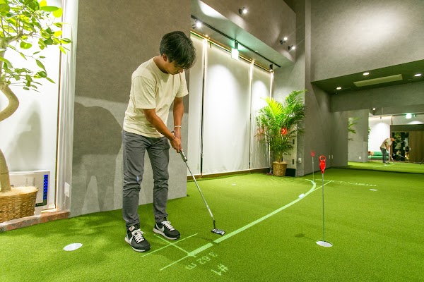 Lounge Range 武蔵小山・Lounge Range パッティングアカデミー｜会員制インドアパター場・パットビュー 2