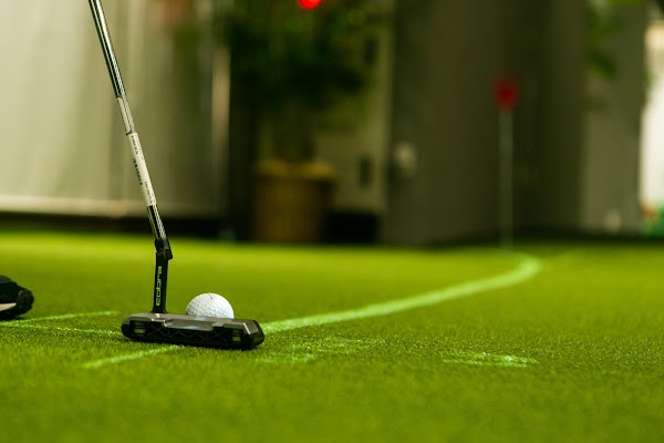 Lounge Range 武蔵小山・Lounge Range パッティングアカデミー｜会員制インドアパター場・パットビュー 4