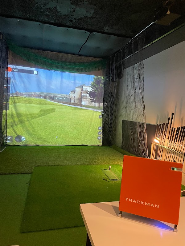 シミュレーションゴルフバー TrackMan 3