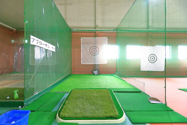 ウェルネススクエア 港インドアゴルフスクール 3