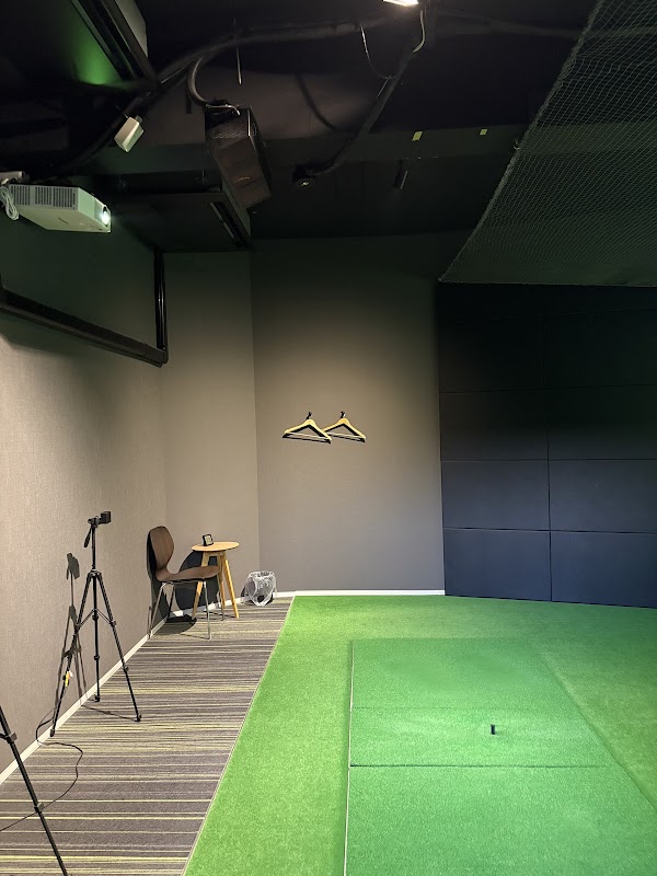 FUKUOKA T’s Golf Studio 4