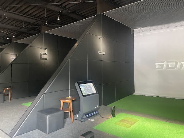 TKG indoor golf 2