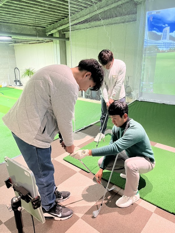 INDOOR GOLF RANGE 72 5