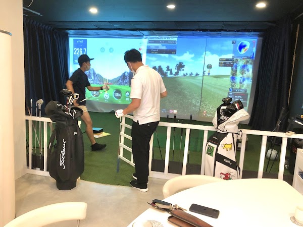 トキ ゴルフ スタジオ 2