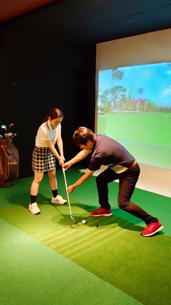 UENO Y'S SQUARE GOLF SCHOOL 御徒町 上野 2