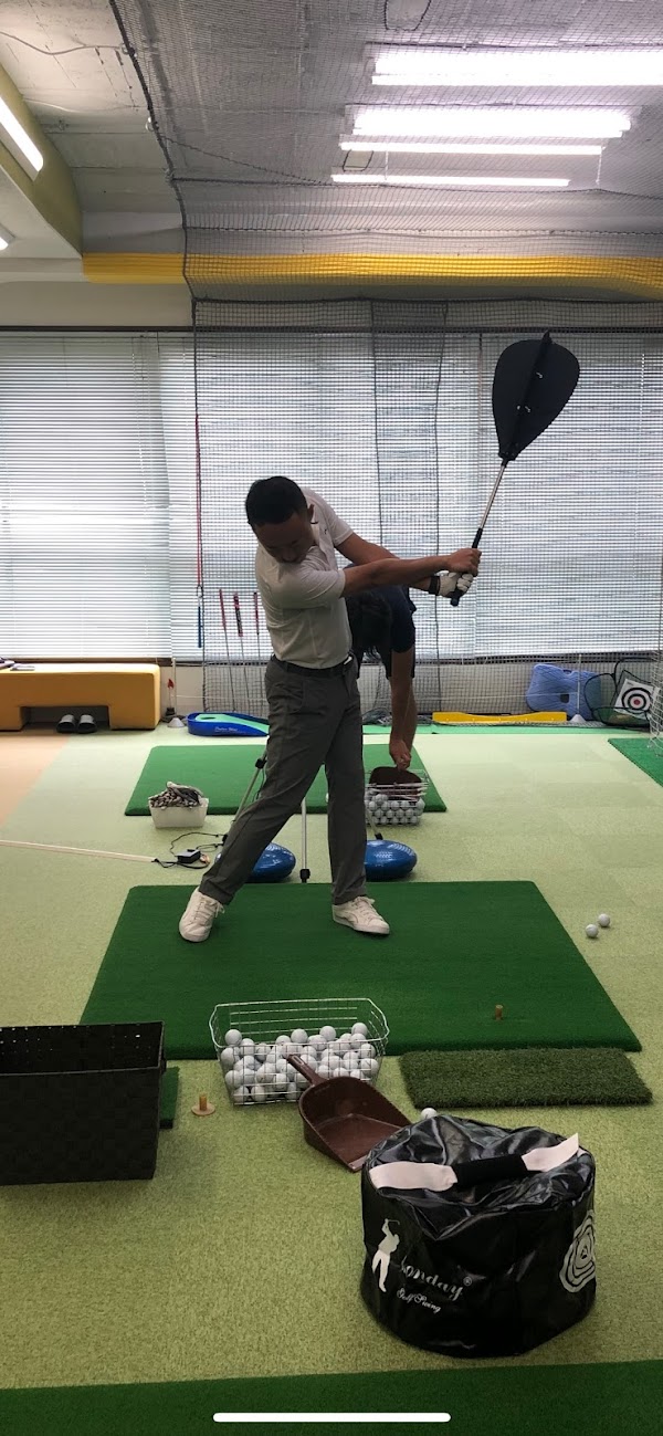 池袋ゴルフアカデミー東口校 3