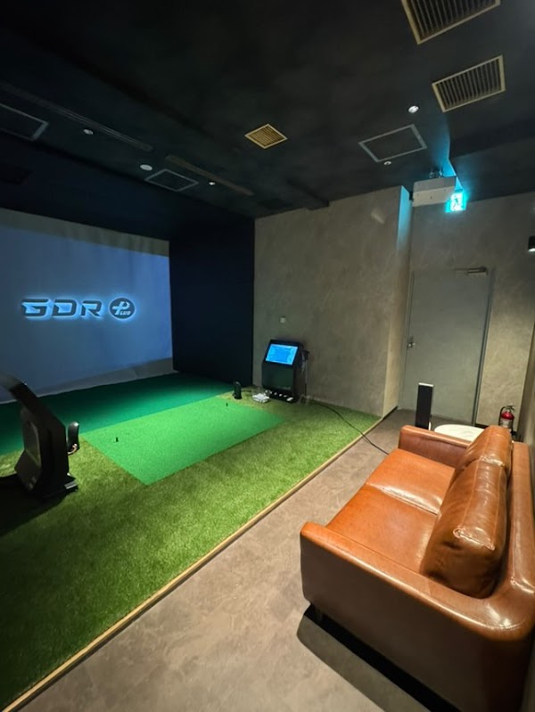マイゴルニューオータニ大阪店 大阪城公園 大阪ビジネスパークのインドアゴルフ練習場 シミュレーションゴルフ 2