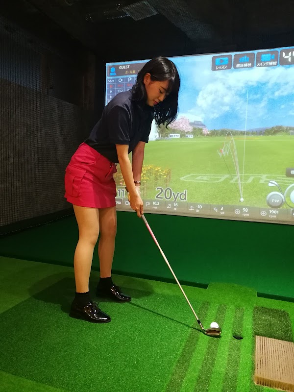 GOLFLINKS NAGOYA 名駅店｜ゴルフレッスン＆ゴルフバー 3