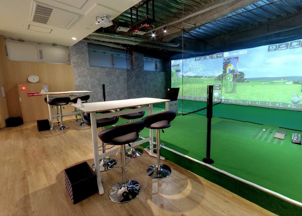 GOLFLINKS NAGOYA 名駅店｜ゴルフレッスン＆ゴルフバー 4