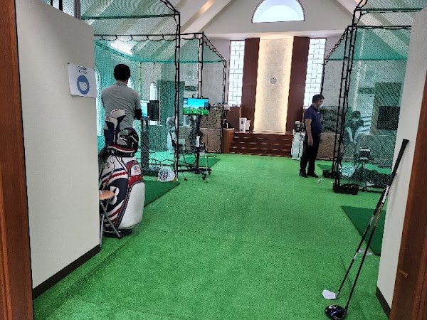 イノセントゴルフスタジオ沖縄那覇本店 4