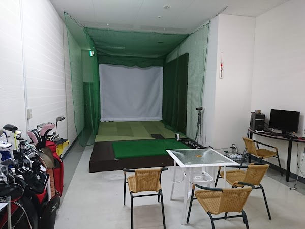 ゴルフスペース赤嶺駅前店 4