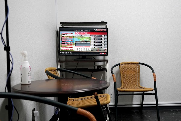 ゴルフスペース赤嶺駅前店 5