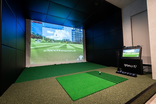 i8 GOLF 高崎店 インドアゴルフ練習場