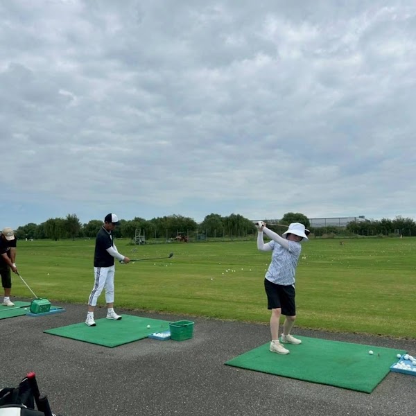 ワイズワンゴルフスクエア豊洲店 ゴルフスクール レッスン インドアゴルフ 5