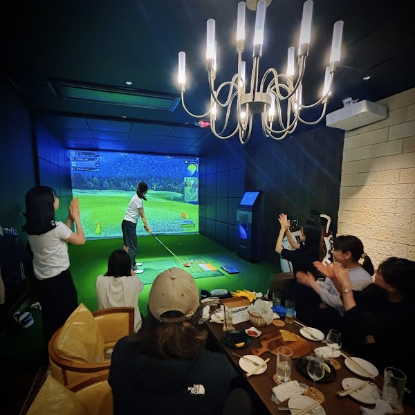 新大阪ゴルフラウンジ ザイセルフ（THYSELF）
