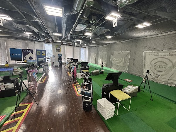 初心者専用ゴルフスクール サンクチュアリ 新宿東口店 2