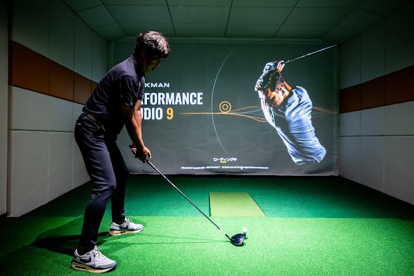 LoungeRange 難波｜会員制インドアゴルフ場・シミュレーションゴルフ場 2
