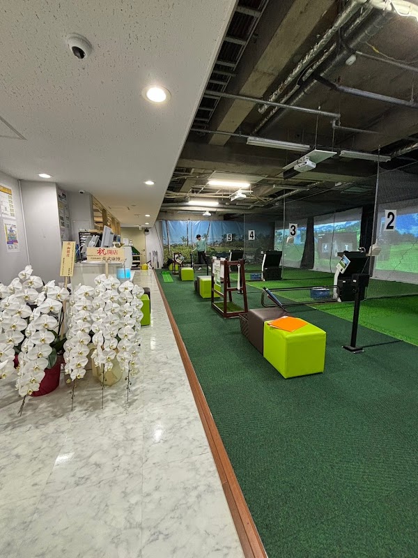 インドアゴルフレンジ＆スクールサンクチュアリ神田神保町店 2