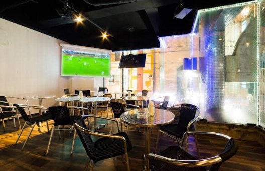 sports&cafe&bar YELLOW 5