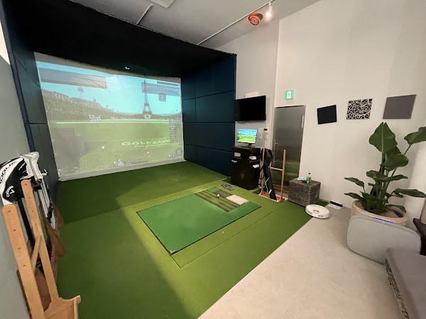 Lounge Range 六本木｜会員制インドアゴルフ場・シミュレーションゴルフ場