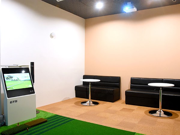 Indoor Golf ＆ Dining CHIC-BORN 3