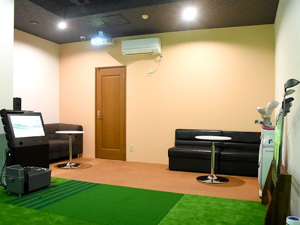 Indoor Golf ＆ Dining CHIC-BORN 4