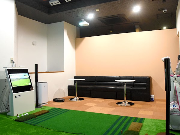 Indoor Golf ＆ Dining CHIC-BORN 5