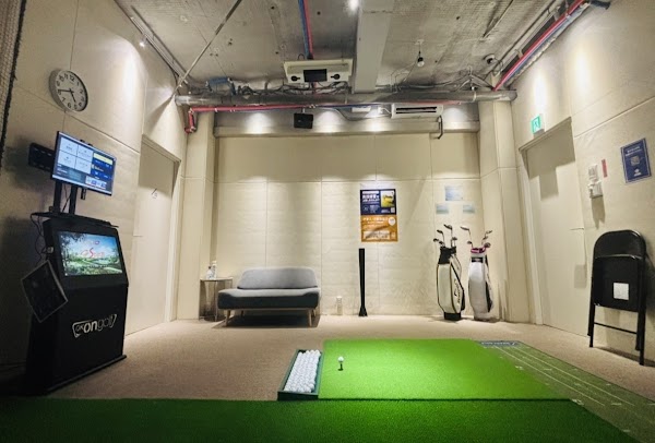 インドアゴルフ SMART GOLF 平安通駅前 2