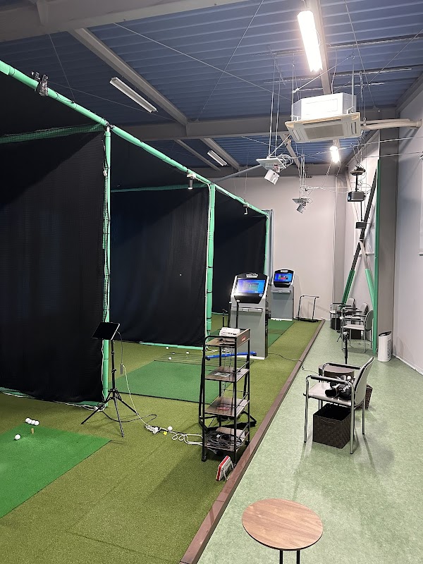 ストレージインドアゴルフ練習場 4