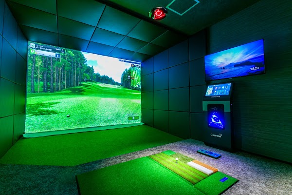 LoungeRange 新浦安｜会員制インドアゴルフ場・シミュレーションゴルフ場 2