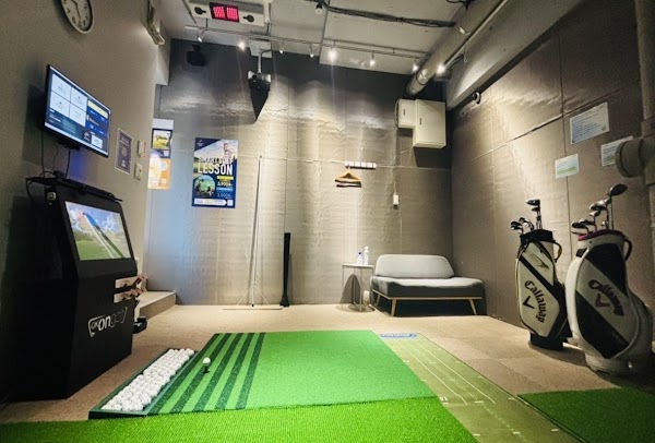 インドアゴルフ SMART GOLF 金町２丁目交差点前