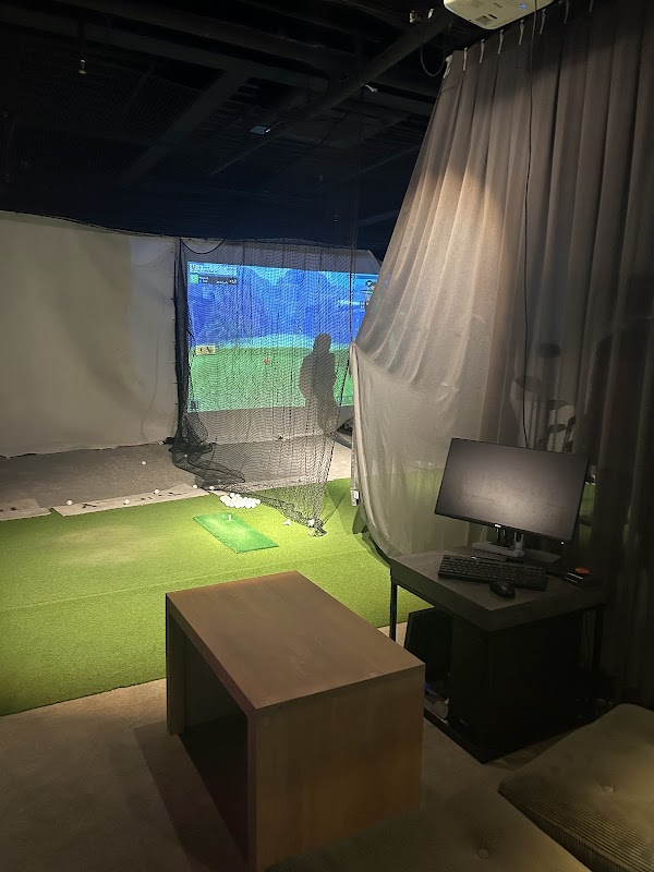 THE aX golf & cafe bar 4