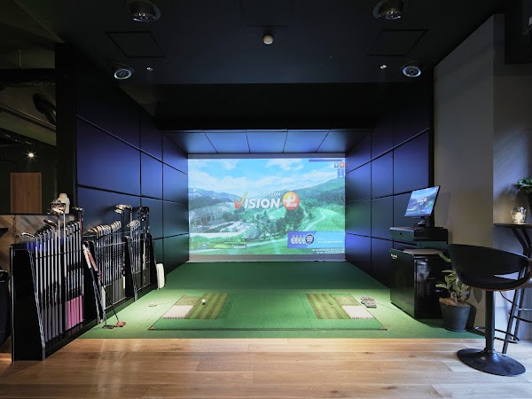 APU GOLF CAFE & BAR 4