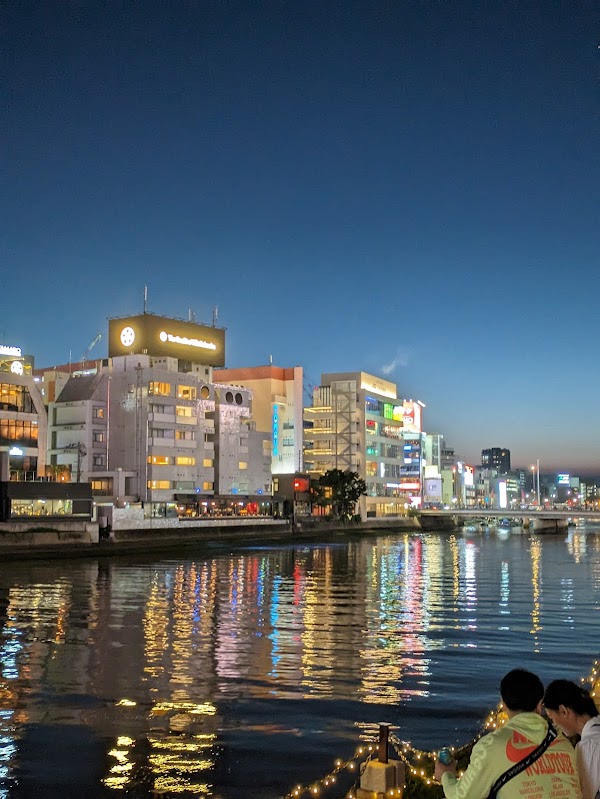 博多 GOLF BAR WARP 中洲 RIVER SIDE（ゴルフバー ワープ）