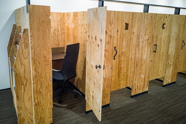 エンジョイライフクラブ コワーキングスペース 4