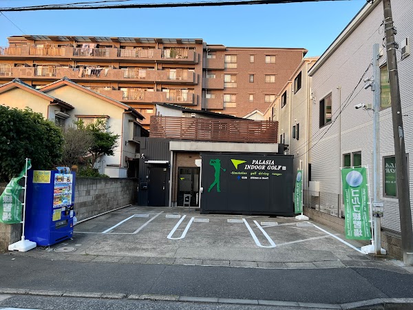 PALASIA INDOOR GOLF 3