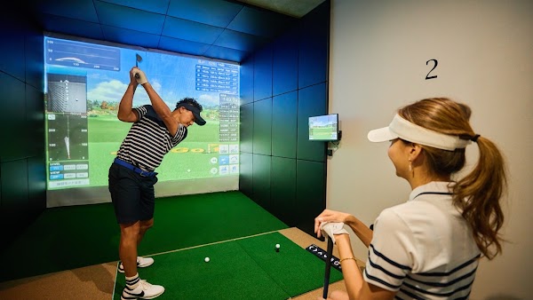 オッジゴルフ夙川 (24時間営業・インドアゴルフ)