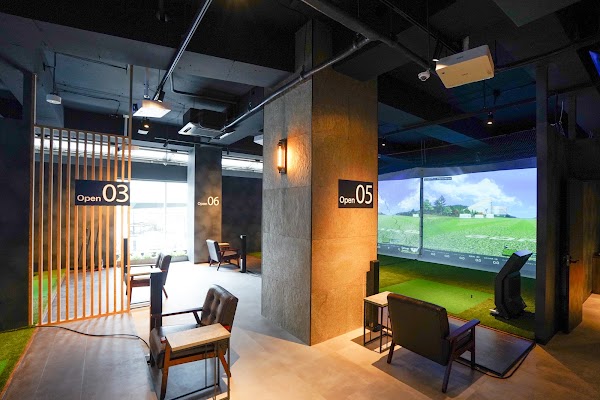 マイゴル心斎橋店 シミュレーションゴルフ インドアゴルフ練習場 2