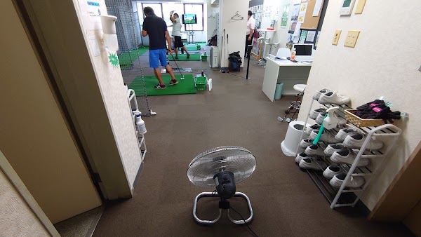 東神奈川駅前ゴルフスクール 5