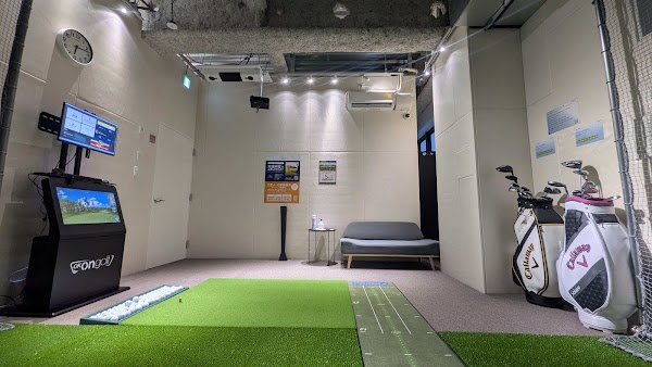 インドアゴルフ SMART GOLF 六本松郵便局前202号線沿い
