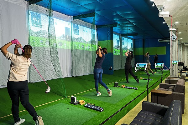 ゴルフスペース沖縄本店