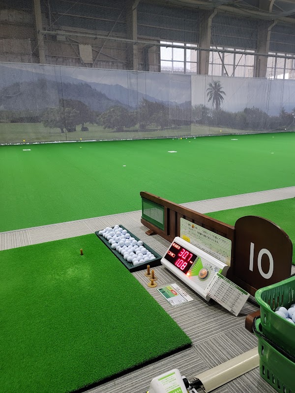 ゴルフファン長岡 ゴルフ練習場 室内