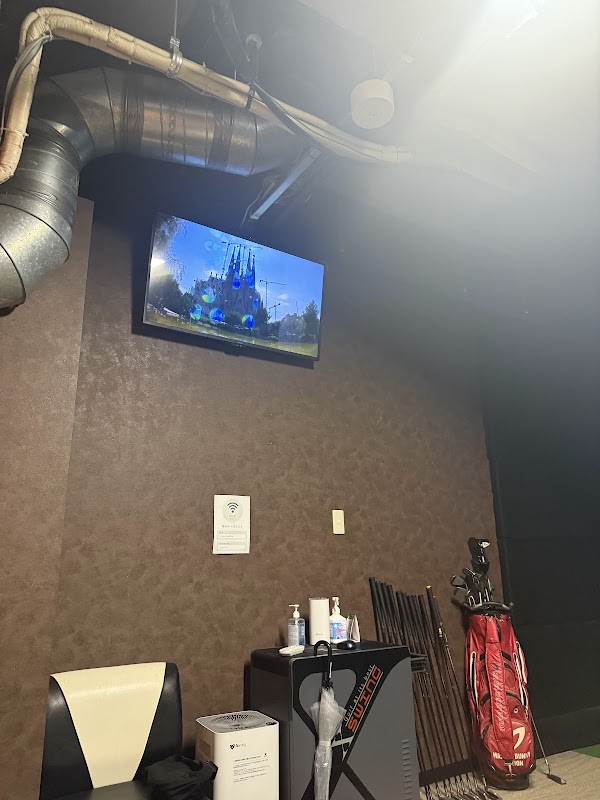 Golf Bar FIRST(ゴルフバーファースト)